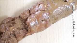 Big pussy MILF poops