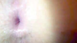 Girl Gapes Her Anus While Pooping