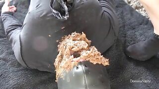 Messy shit easting slave