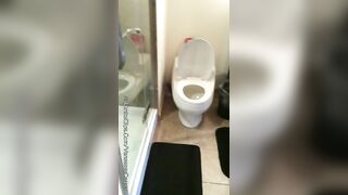 Sexy brunette babe spread legs for pooping