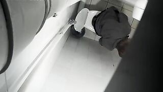 Amateur spy pooping record video