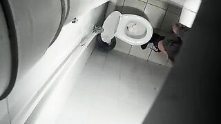 Amateur spy pooping record video