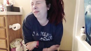 Hot brunette potty babe