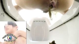 Curvy looking Japanese girl poops in the toilet