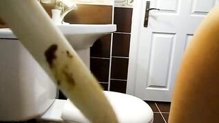 Woman cums in toilet then takes a warm shit on a plate