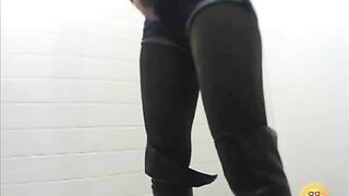 Slut with sexy booty love teasing and pooping