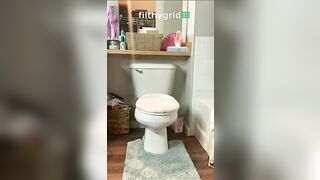 Stunning hot blonde babe poops