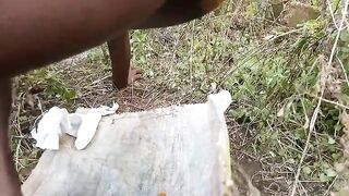 Tasty hot looking ebony babe poops