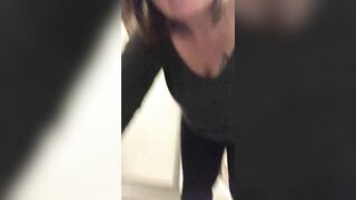 Chubby hairy ass chick pooping