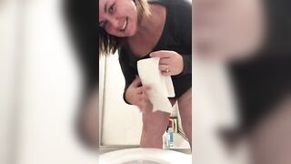 Chubby hairy ass chick pooping