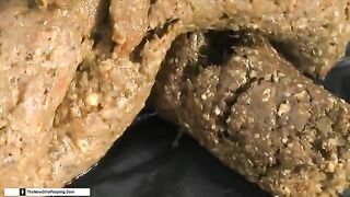 Stunning thick messy poop