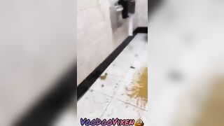 Dark booty babe poops hard