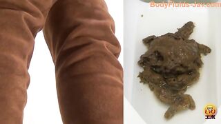 Hairy pussy Japanese chick teasing