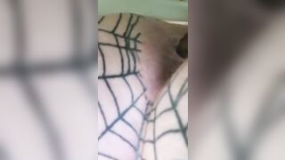 Thick booty wife pooping