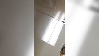 Curvy thick booty babe poops