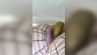 Dirty mature lady pooping