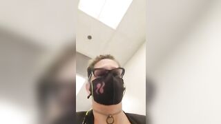 Juicy fat ass girl pooping