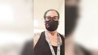 MILF in glasses pooping