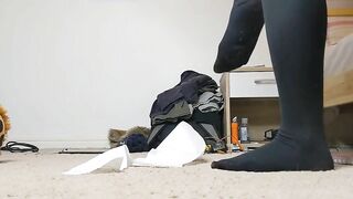 Plump ass girl pooping doggy style