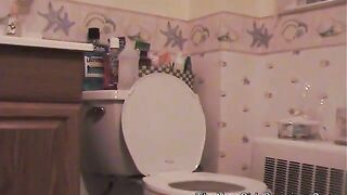 Curvy wife pooping at home