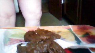 BBW girl pooping