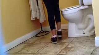 Chubby housewife has diarheea