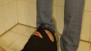 Teen mistress is doing it right