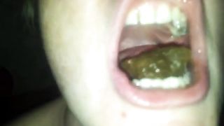 Shit in his girlfriends mouth