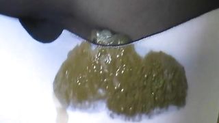 Green shit in her pantyhose