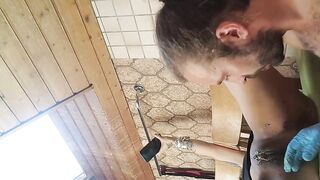 Dude making her poop