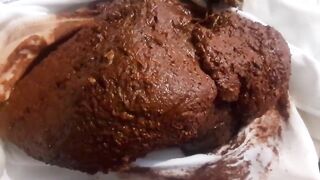 Sexy girl in her tight pants poop