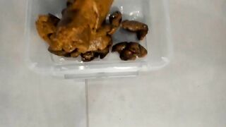 Stunning slim sexy babe poops