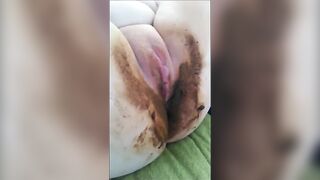Very dirty girl shit smearing and fingering