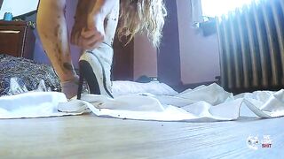 Rubbing and smearing shit on her sexy body