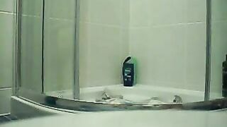 Chunky big tits girl pooping in the shower