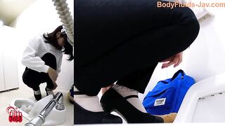 Stinky finger and poop