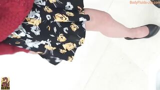 MILF with fat shaved pussy caught pooping