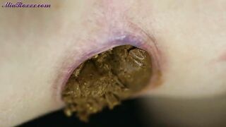 Woman pulls a huge shit out of her ass