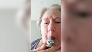 Mature bbw lady licking turd
