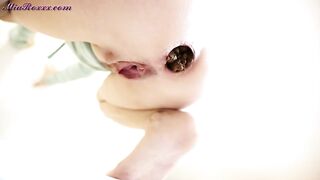 Stunning nice ass lady smearing and pooping