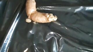 Russian naked mommy poops