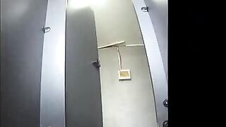 Amazing round booty lady poops on the floor