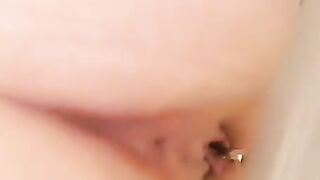 HD poop and pussy clit view