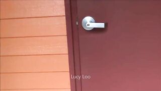 Perfect ass amateur chick poos