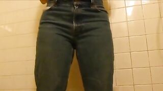 Poop n piss in the jeans