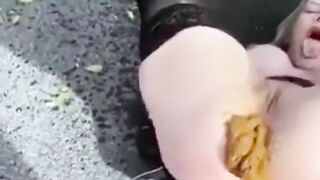 Stunning blonde piss and poo at the roadside