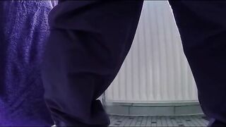 Big hard booty babe dropping thick load