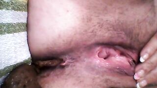 Mature amateur lady pooping on the towel