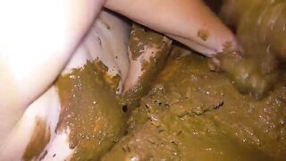 MILF rubbing shit on her sexy body