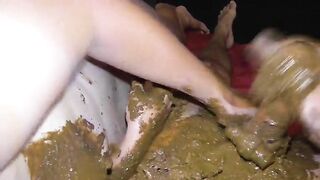 MILF rubbing shit on her sexy body